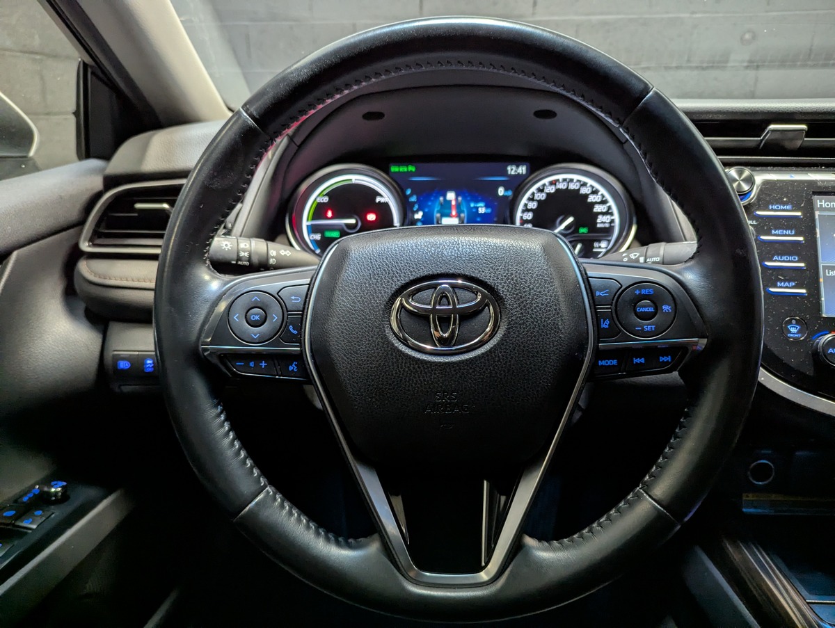 Toyota Camry 2.5 218h Design