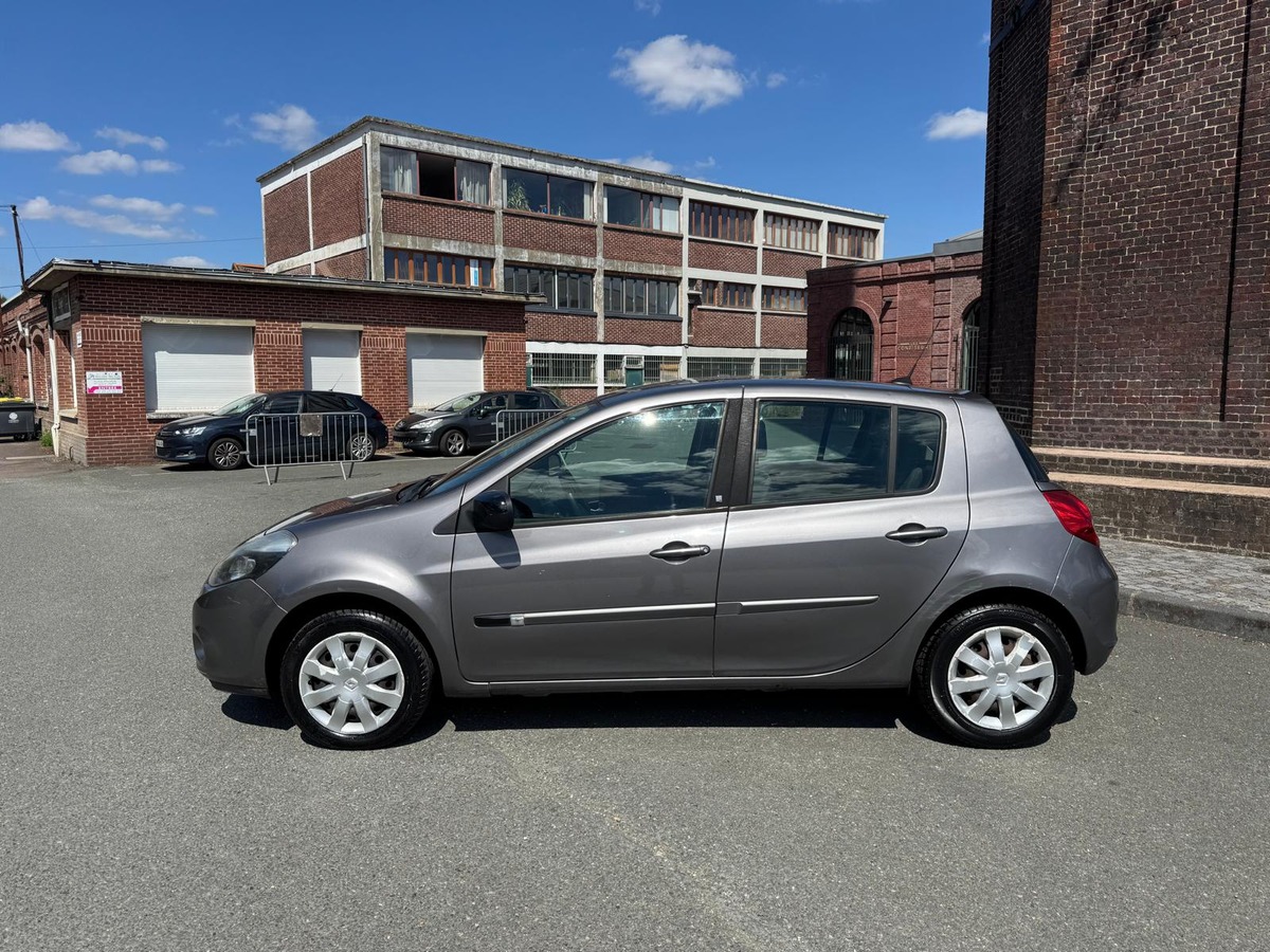 RENAULT Clio III 1.2 75ch 5portes Edition 20 ans - Garantie