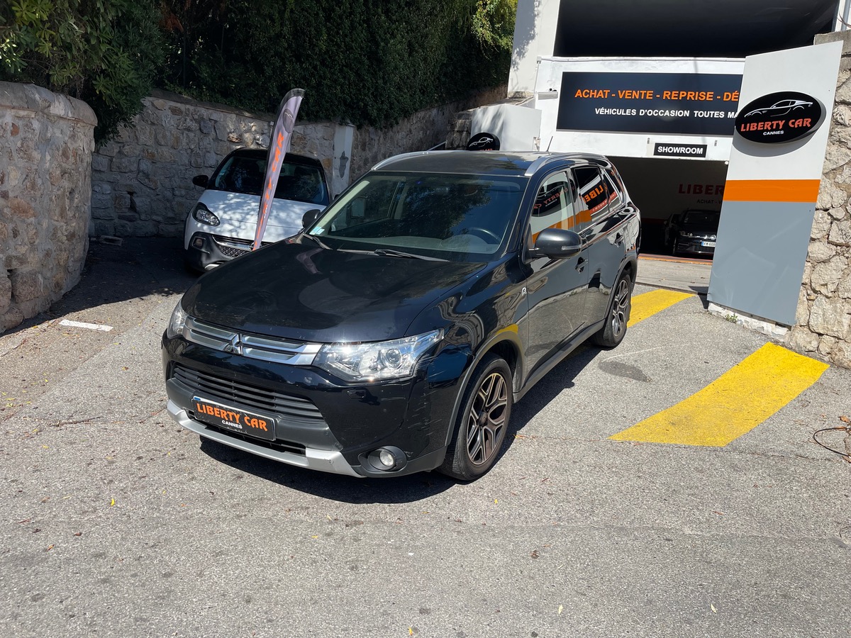 Mitsubishi Outlander 2.2 DID 150 CV 4WD / 7 Places / Caméra / GPS /