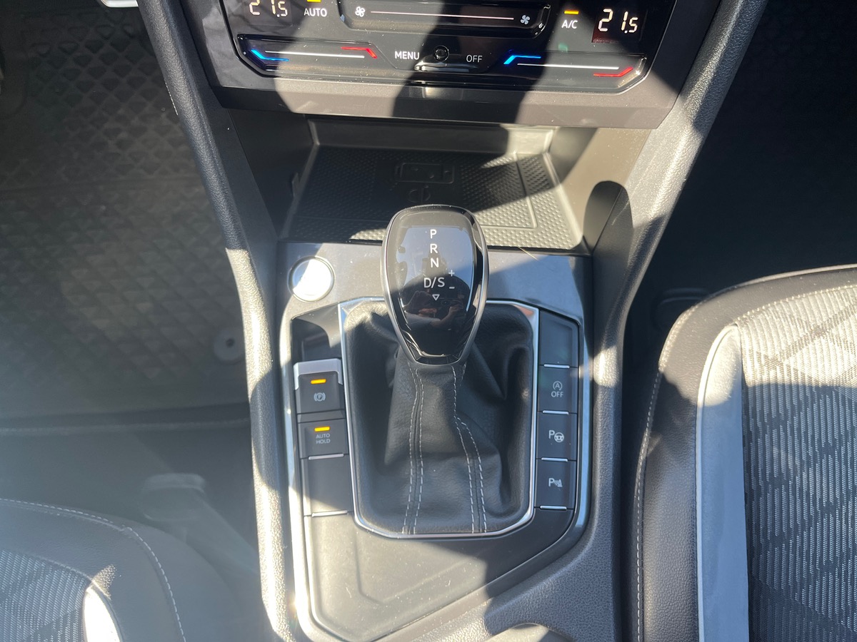 Volkswagen Tiguan Allspace 2.0 TDI 150ch R-Line DSG7, Suivi complet VW, Attelage électrique pivotant