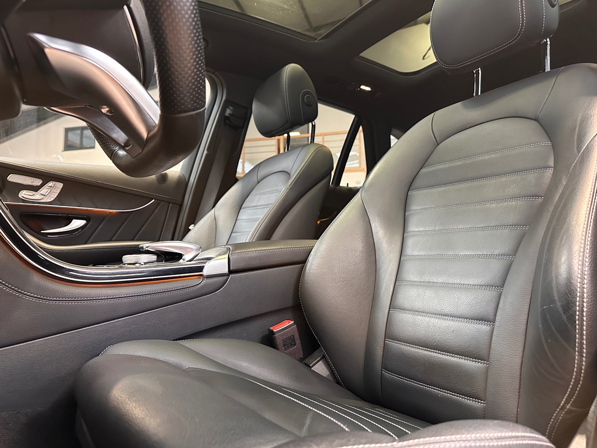 Mercedes-Benz Classe GLC 300 Fascination 4MATIC AMG 9G-Tronic - 1ère Main - Attelage - Options +++