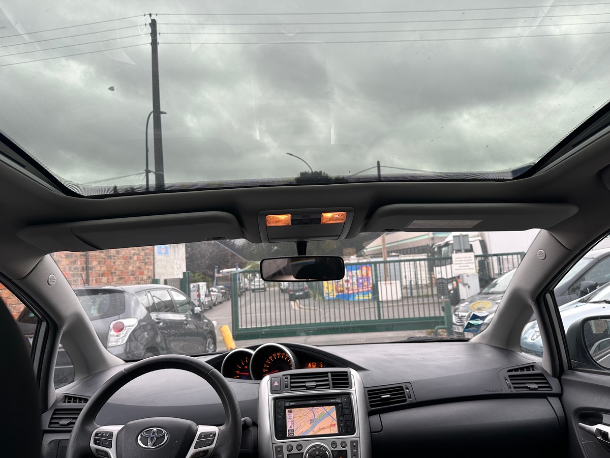 Toyota Verso 2.0 D-4D 126 CV 7 place 4XCBL