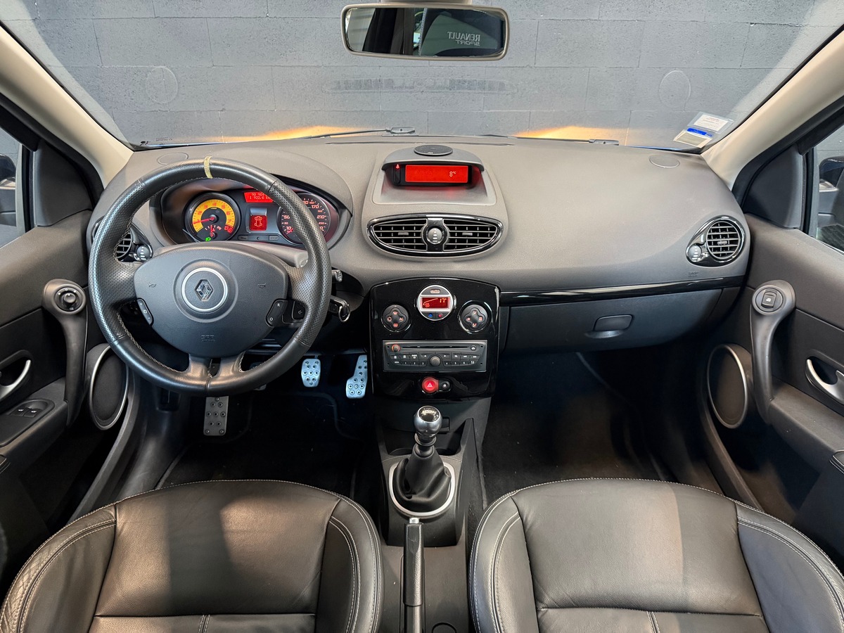 RENAULT Clio III RS LIGNE AKRAPOVIC