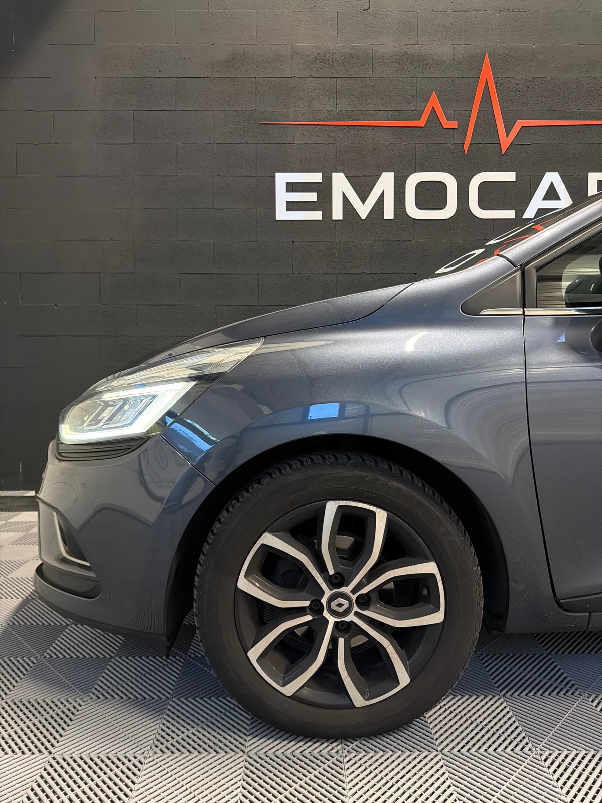 RENAULT Clio IV ESTATE INTENS 1.5 dci 90ch EDC