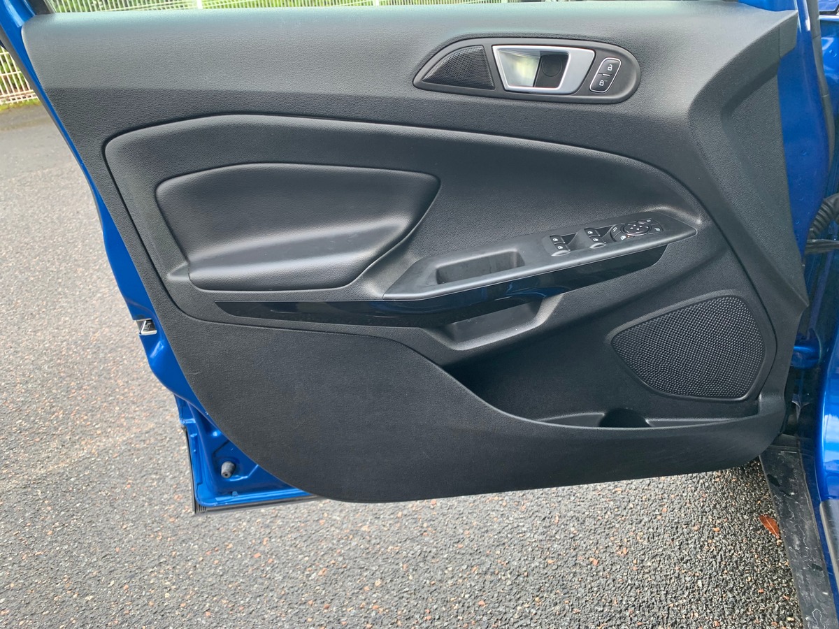 Ford EcoSport 125 | ST-LINE | Caméra de recul | Apple Car play | Régulateur de vitesse | Attelage