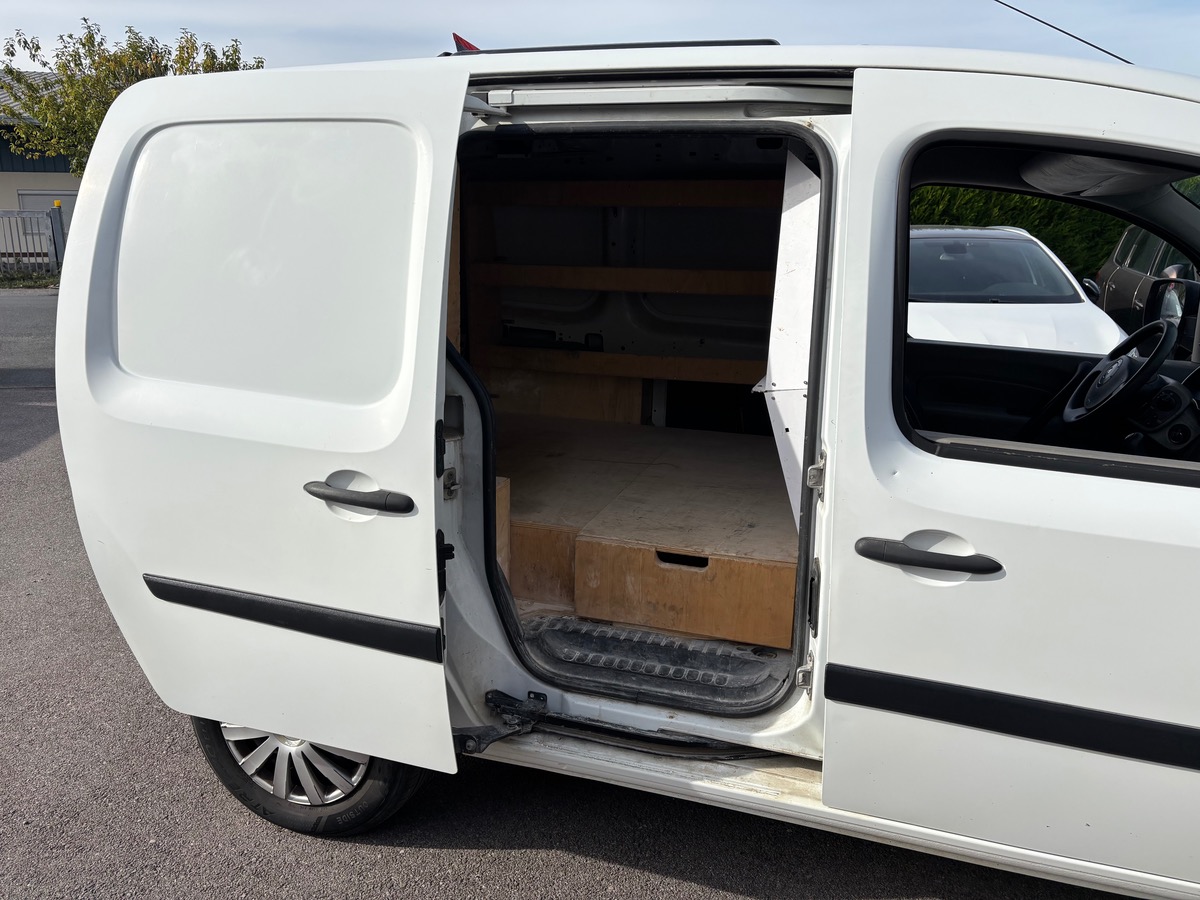 RENAULT Kangoo II Express phase 1 BVM5 / Trappe de toit