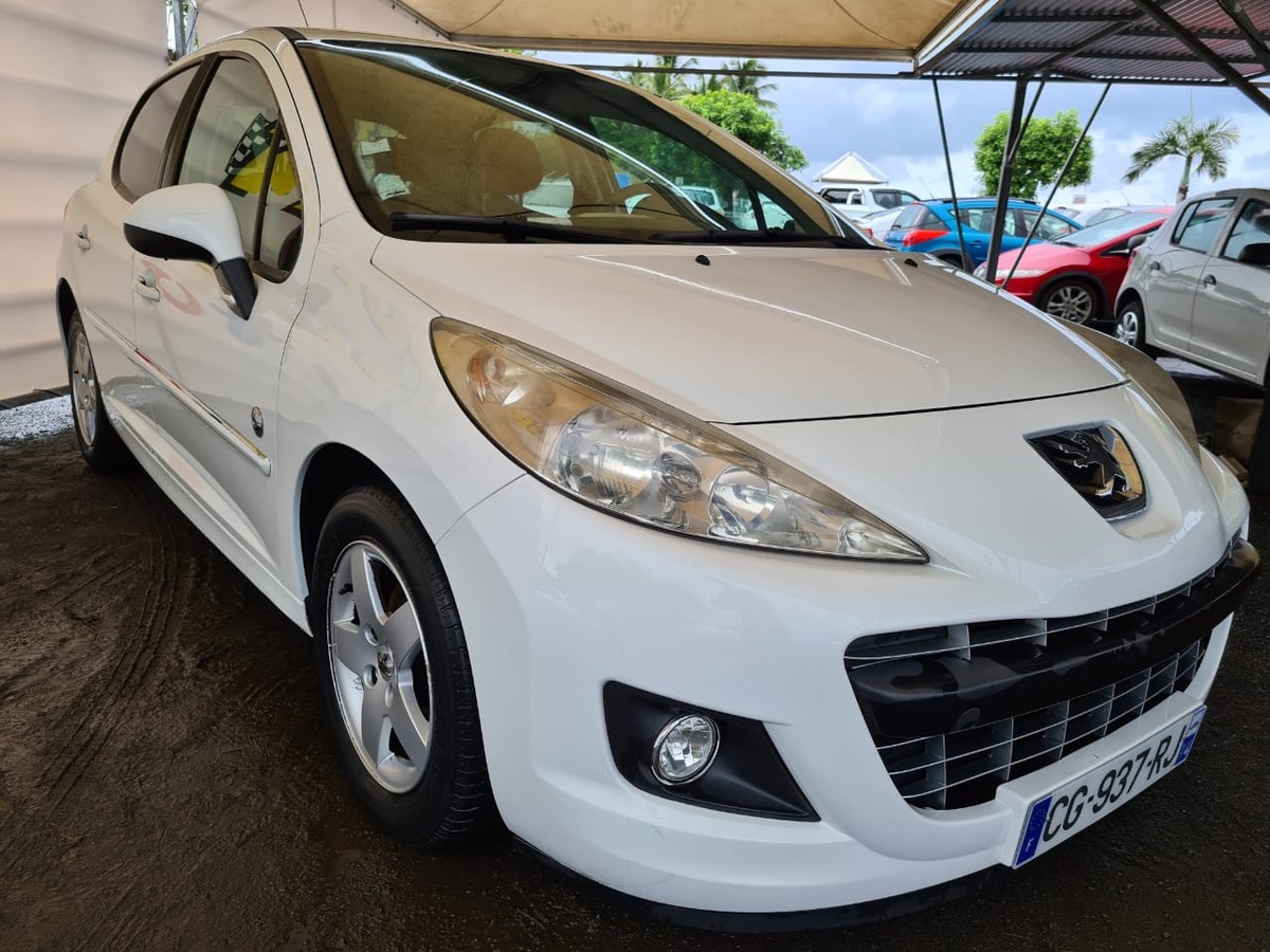 Peugeot 207 1.4 hdi 70 SPORT AUTO