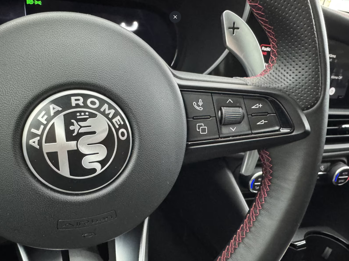 Alfa Romeo Giulia 2.0T 280ch Competizione Q4 AT8/Gris Panarea Mat/Harman-Kardon/Toit ouvrant