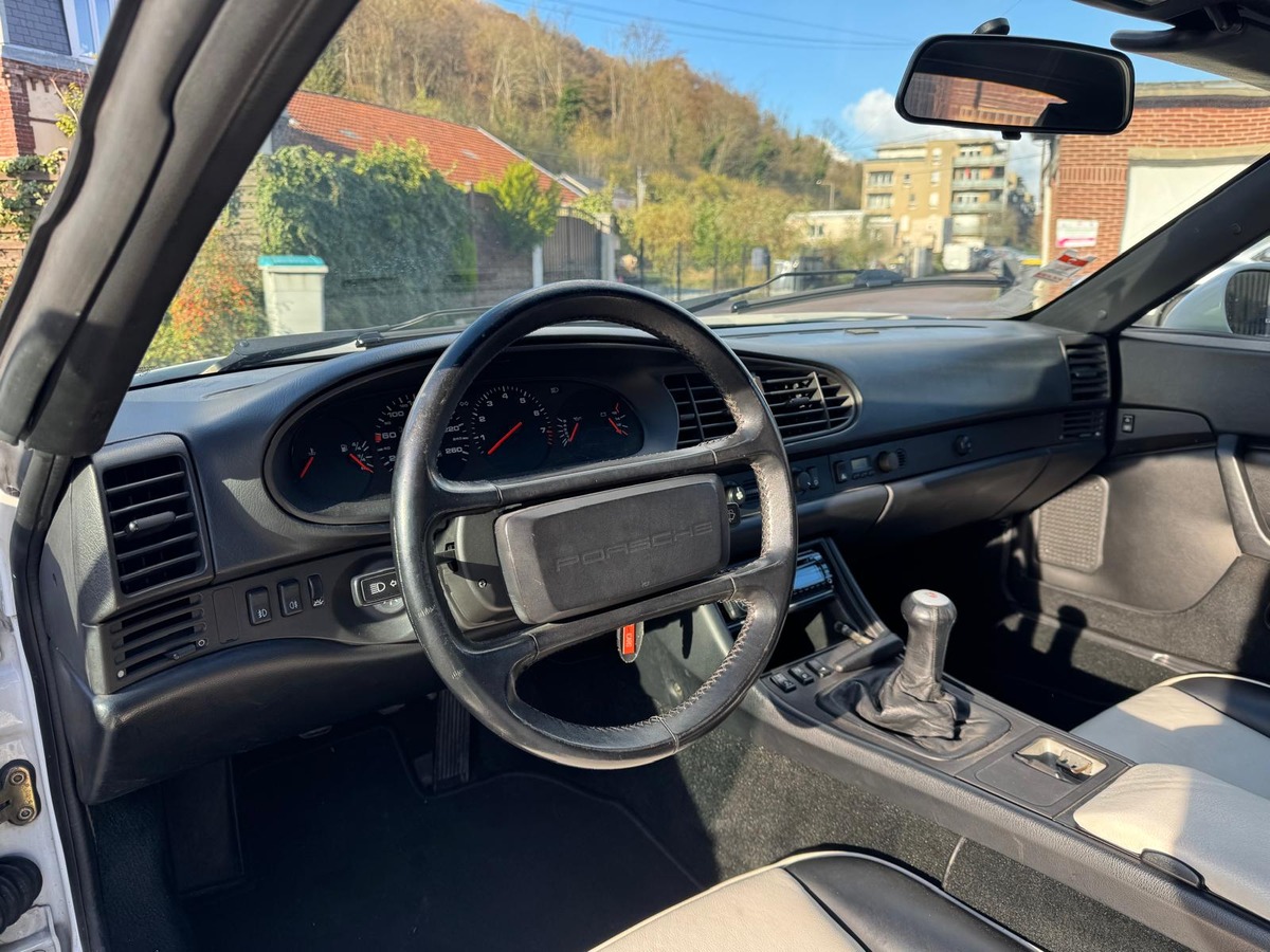 Porsche 944 TURBO CABRIOLET 2.5 250