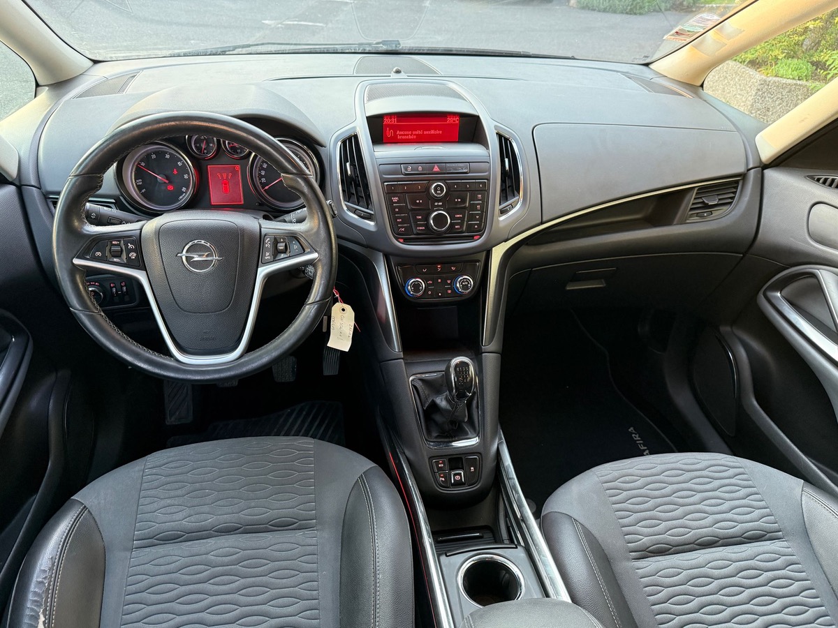Opel Zafira Tourer 2.0 CDTI 131 CV cosmo 7 pl  1er main 4XCB