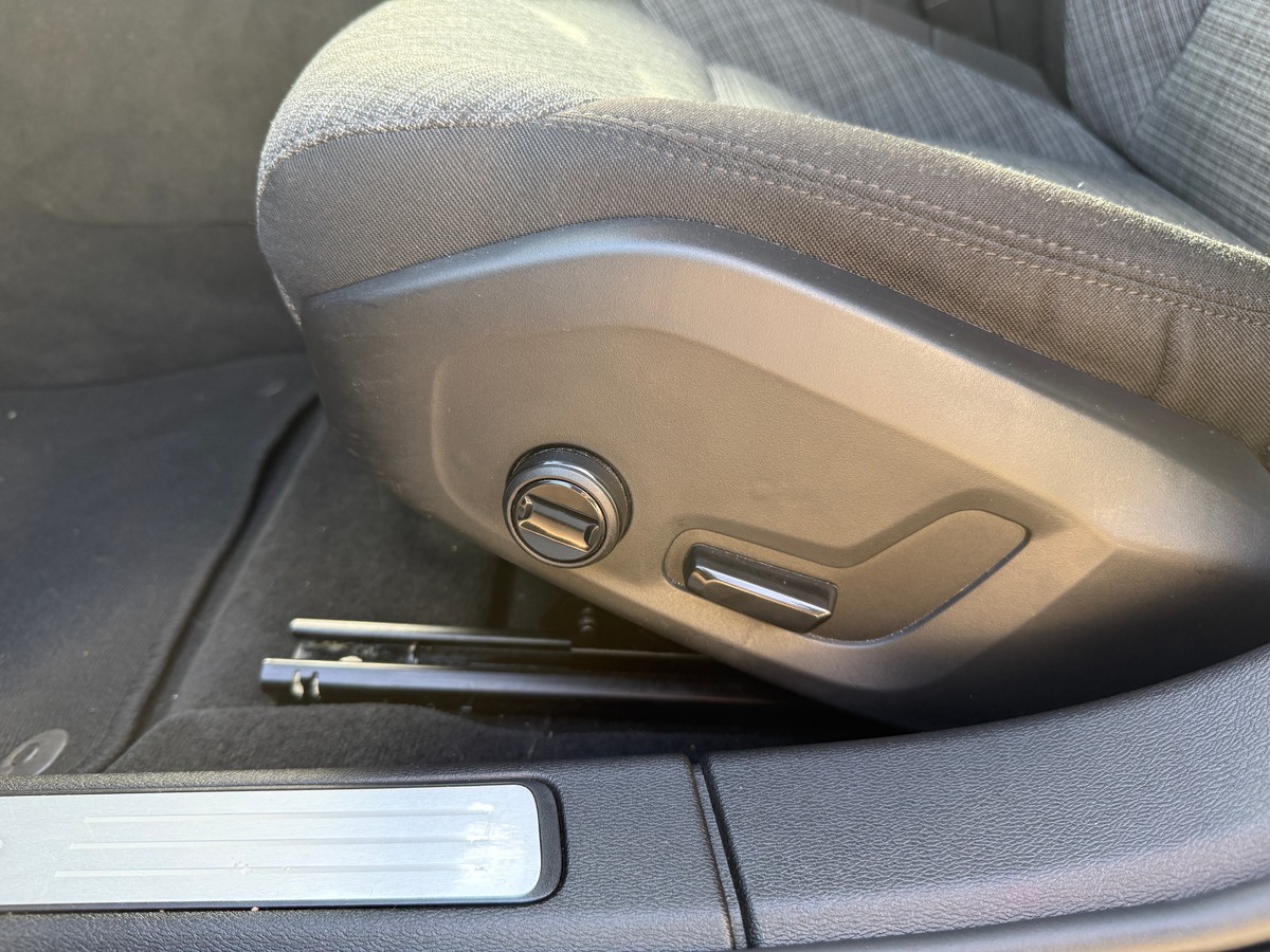 Volvo V60 B4 2.0 Ti 16V Mild Hybrid DCT7 197 cv