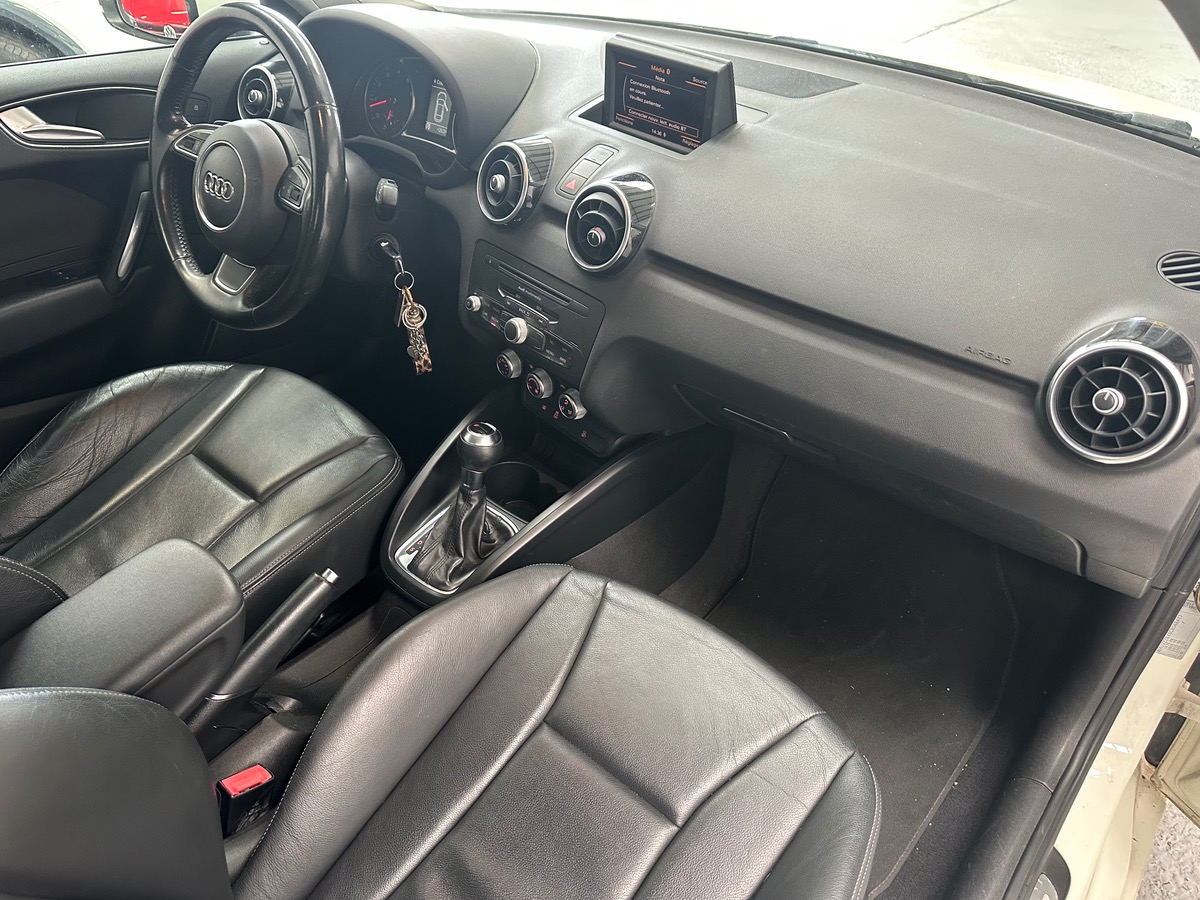 Audi A1 1.4 TFSI 122 AMBITION LUXE S TRONIC