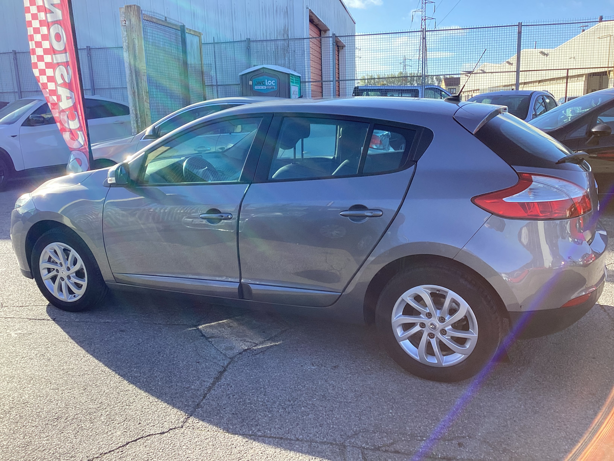 RENAULT Megane 1.2 Paris