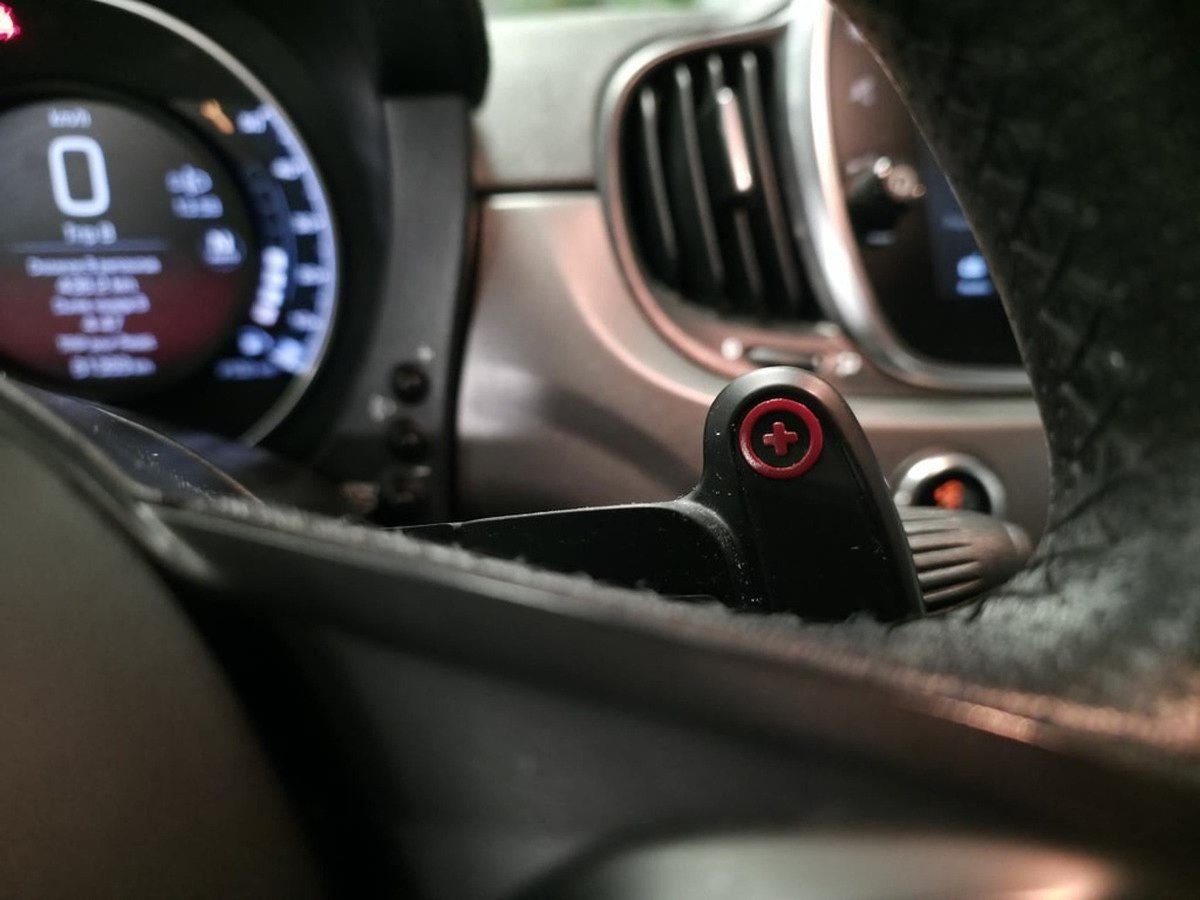 Abarth 500 1.4i 165 Abarth 595C Turismo | Ecran couleur | Mode Sport | Jantes en alliage 17"