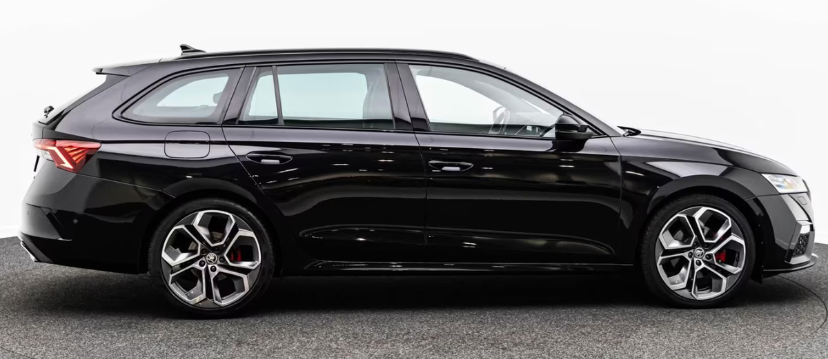 Skoda Octavia Combi 2.0 TDI 200ch RS DSG7/Toit ouvrant/Attelage/Caméra/Matrix/Aff tête haute/Canton