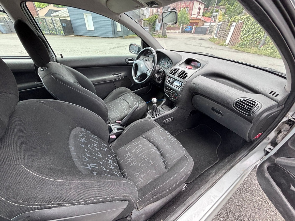 Peugeot 206 1.6 16v 110 XS 3p - Prête à partir