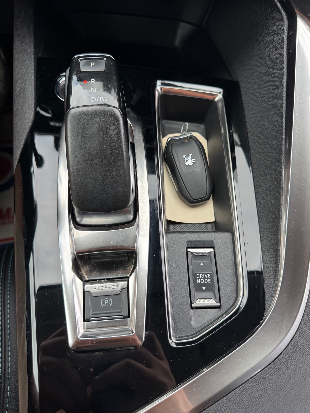 Peugeot 3008 1.6 HYBRID 225 E-EAT8 ALLURE PACK