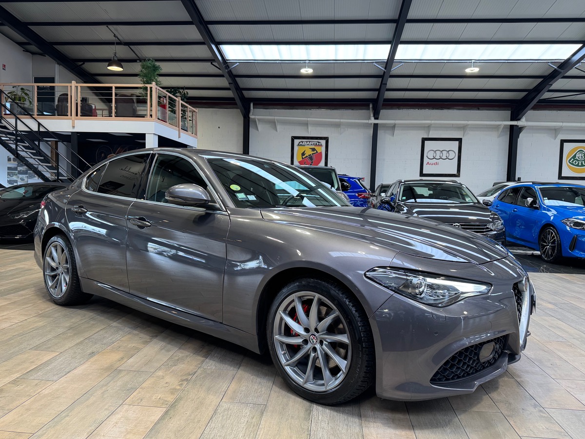 Alfa Romeo Giulia VELOCE 2.2 JTD Q4 AT8 210CV CAM/SIEGE ET VOLANT CHAUFFANT SUIVIT COMPLET N