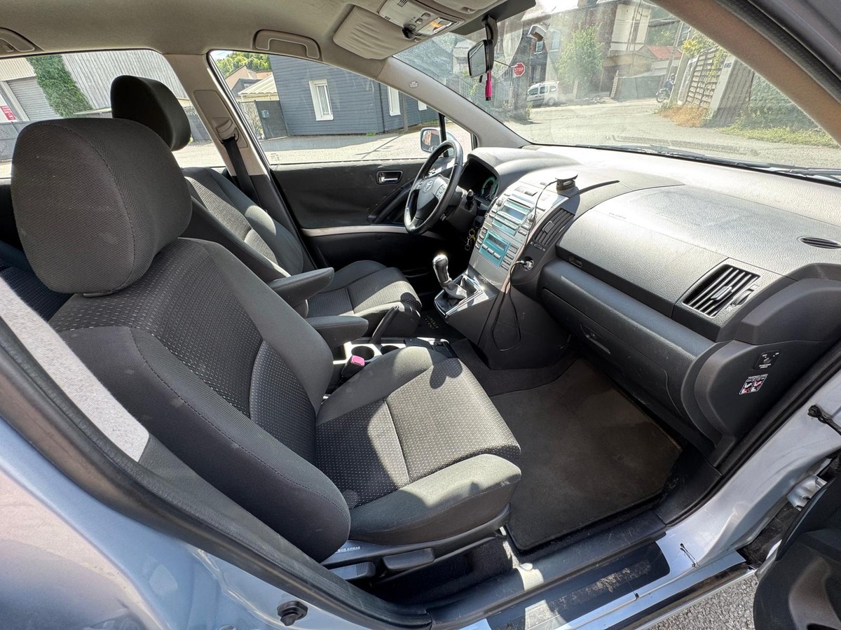 Toyota Corolla Verso 7 places- Facelift- 2.2 D4-D 136cv