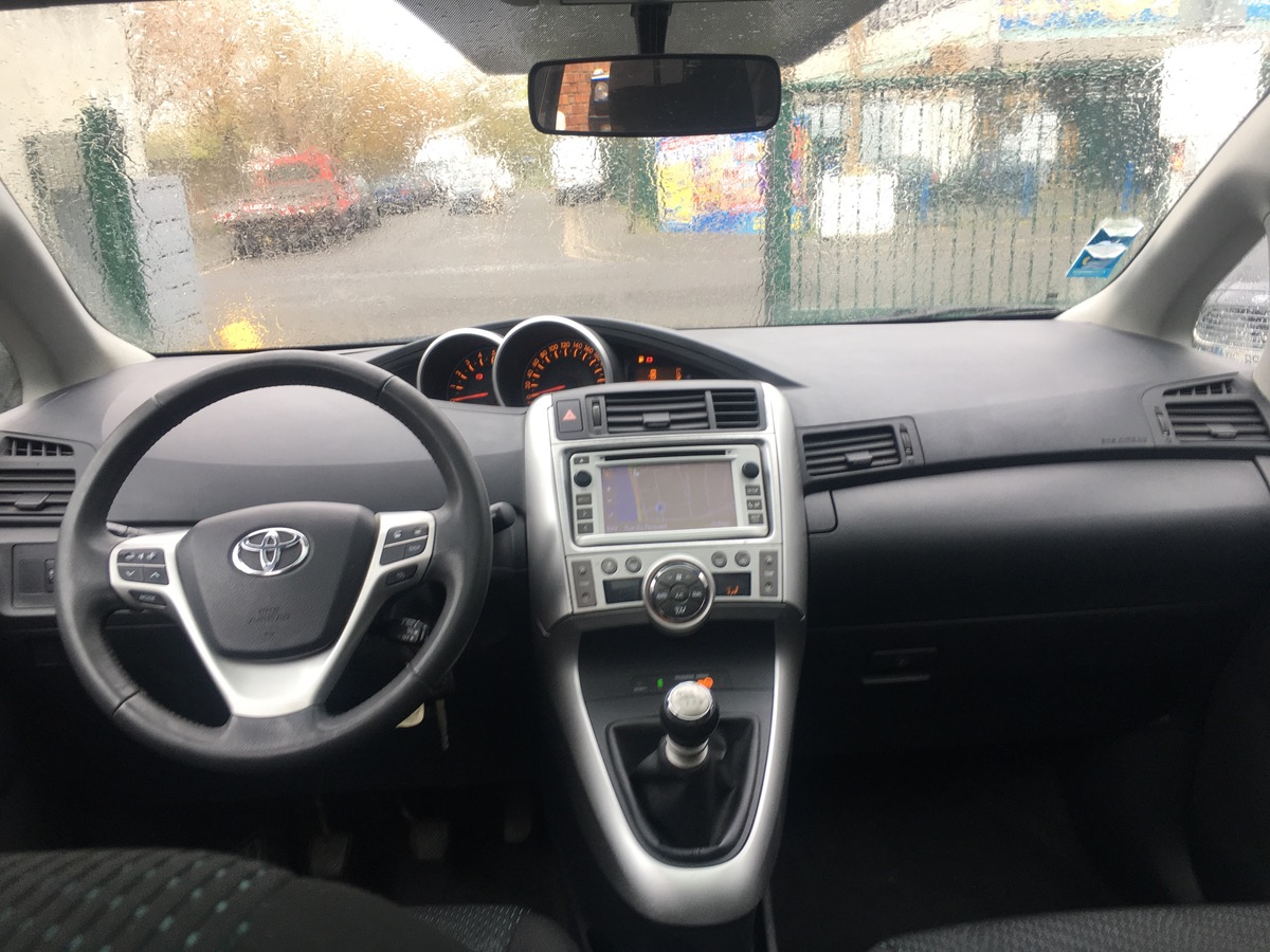 Toyota Verso 2.0 D-4D 126 CV 4XCARTE bleu