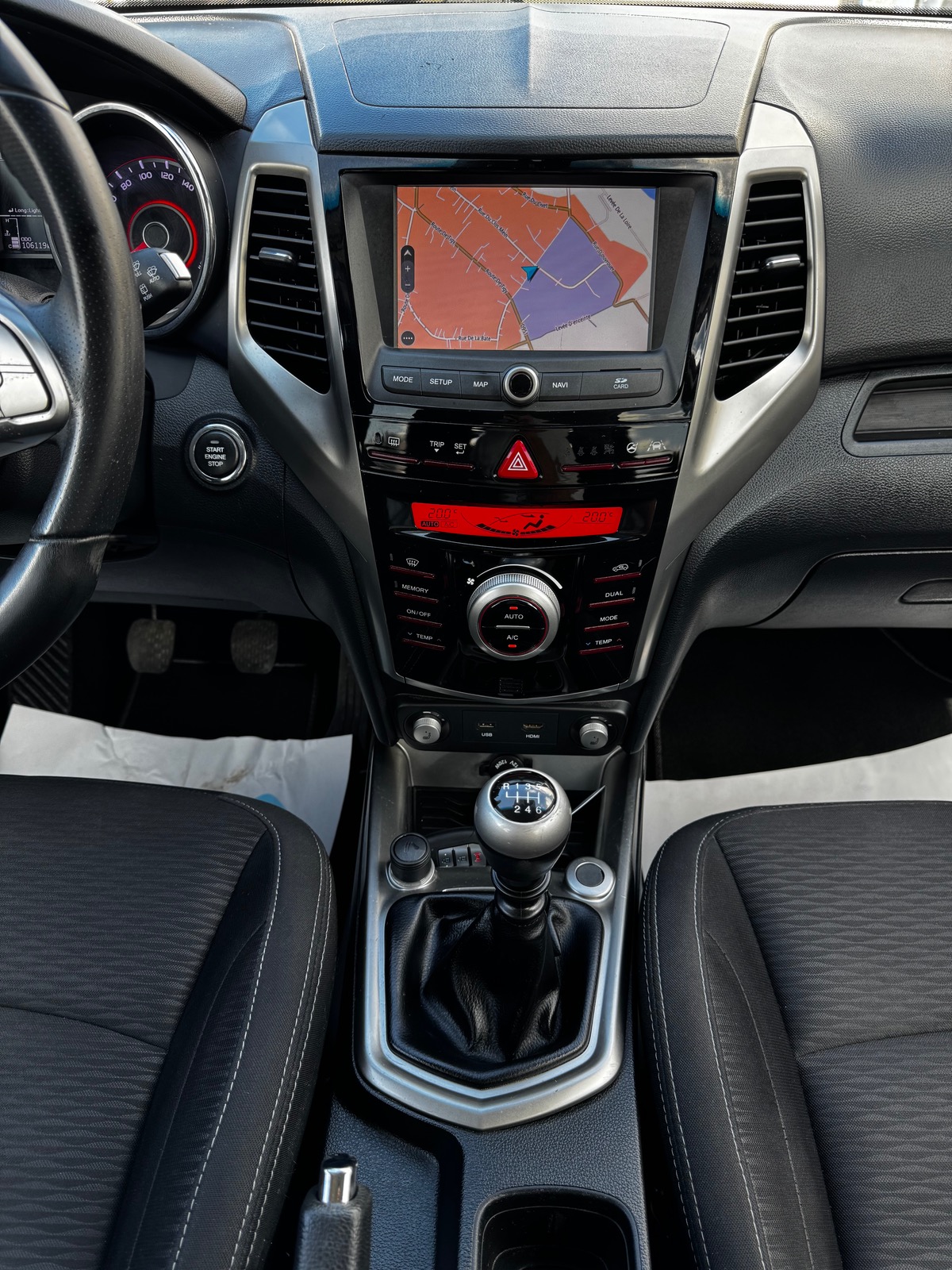 Ssangyong Tivoli 160 E-XDI 115 CV 2WD URBAN +   /  CAMÉRA  /  ACCES MAIN LIBRE  /  MOTEUR A CHAINE