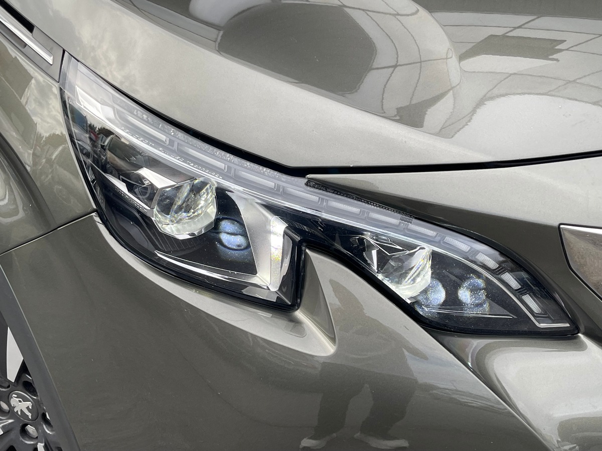Peugeot 5008 Gt Line 1.5 BlueHDi EAT8 130 cv Boîte auto - Toit ouvrant / Audio FOCAL