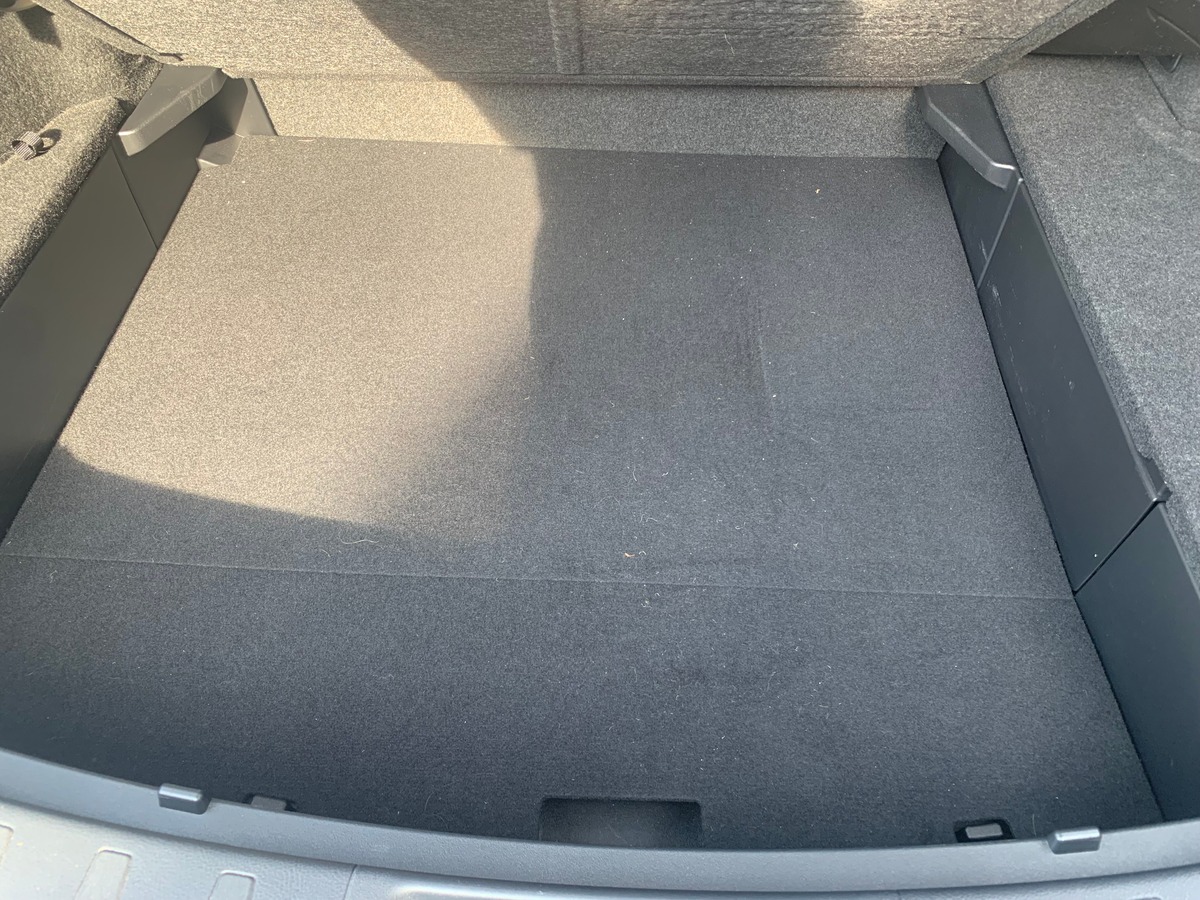 Lexus UX 250 | 185 ch | Luxe Techno | Contrôle angles morts | Caméra recul | Hayon électrique