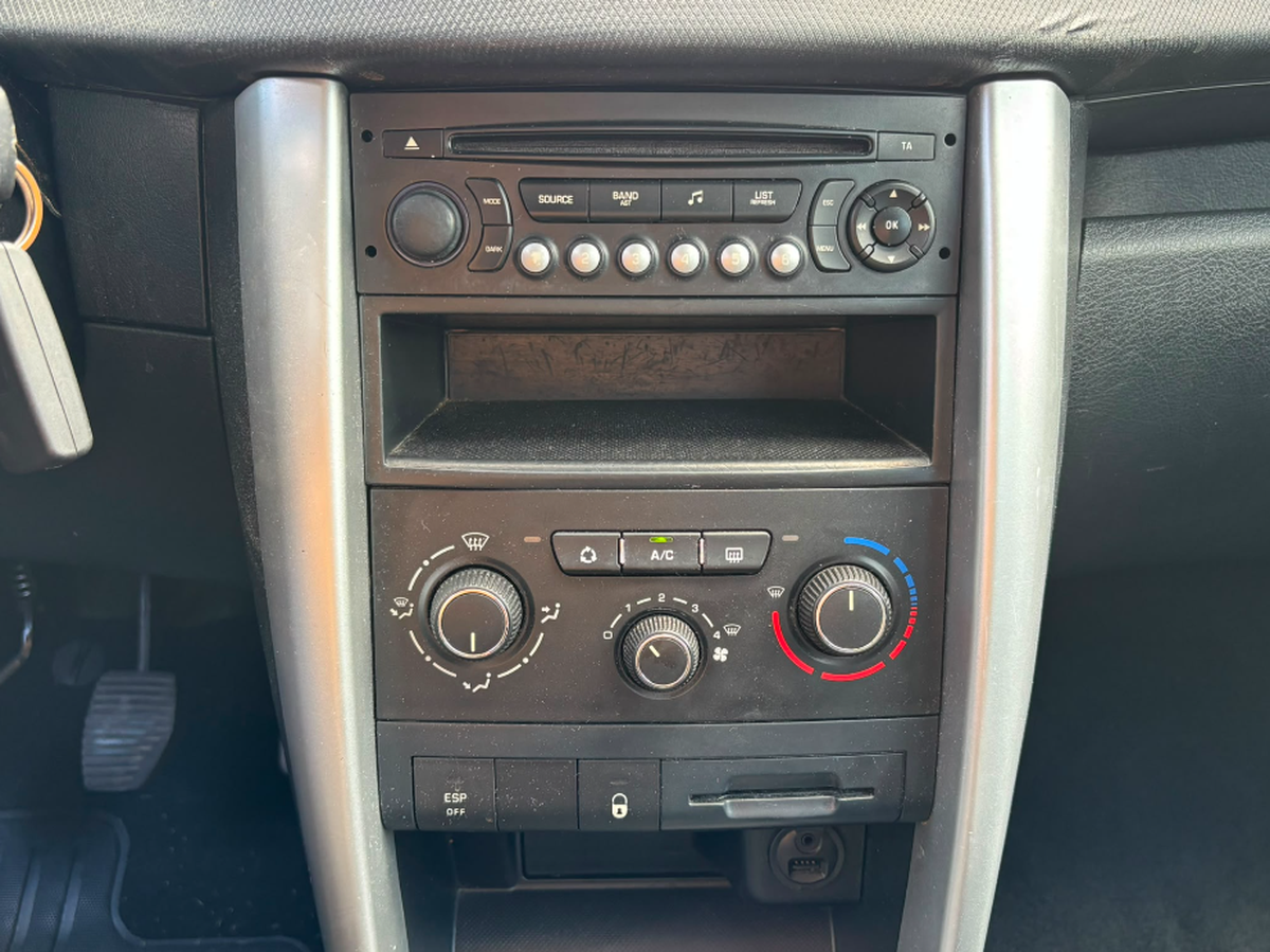 Peugeot 207 1.6 HDI 90 ch 5 portes BVM