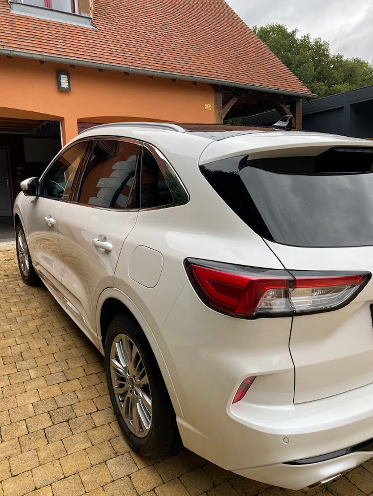 Ford KUGA PHEV 183 ch | VIGNALE | Toit Panoramique | Attelage | Roue secours | Pack Technologique