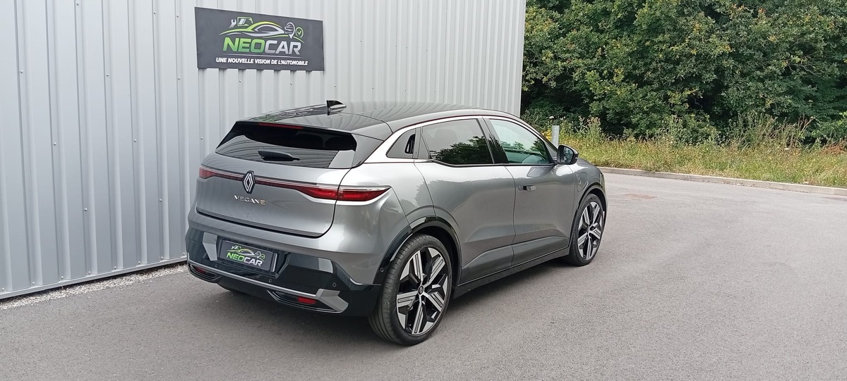 RENAULT MEGANE-E -Tech  EV60 220cv " SOH 95% " Finition "Iconic Optimum Charge C" en Excellent Etat