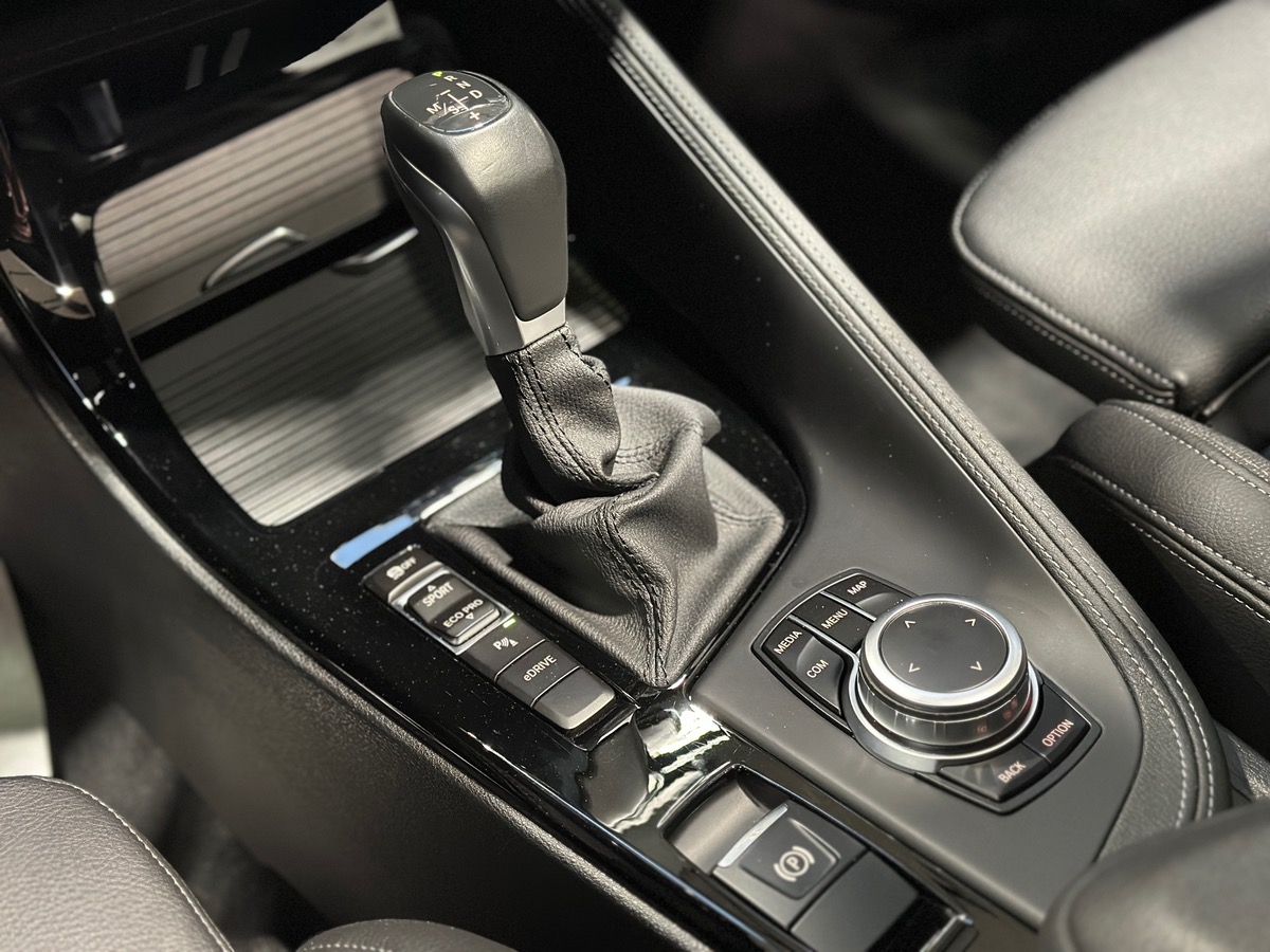 Bmw X2 xDrive 25e 220 ch BVA6 M Sport - 1ère Main / Toit Pano / HUD / CarPlay sans fil