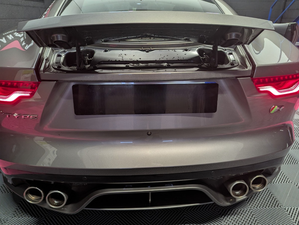 Jaguar F-TYPE R V8 5L 575 ch BVA8 AWD PAS DE MALUS