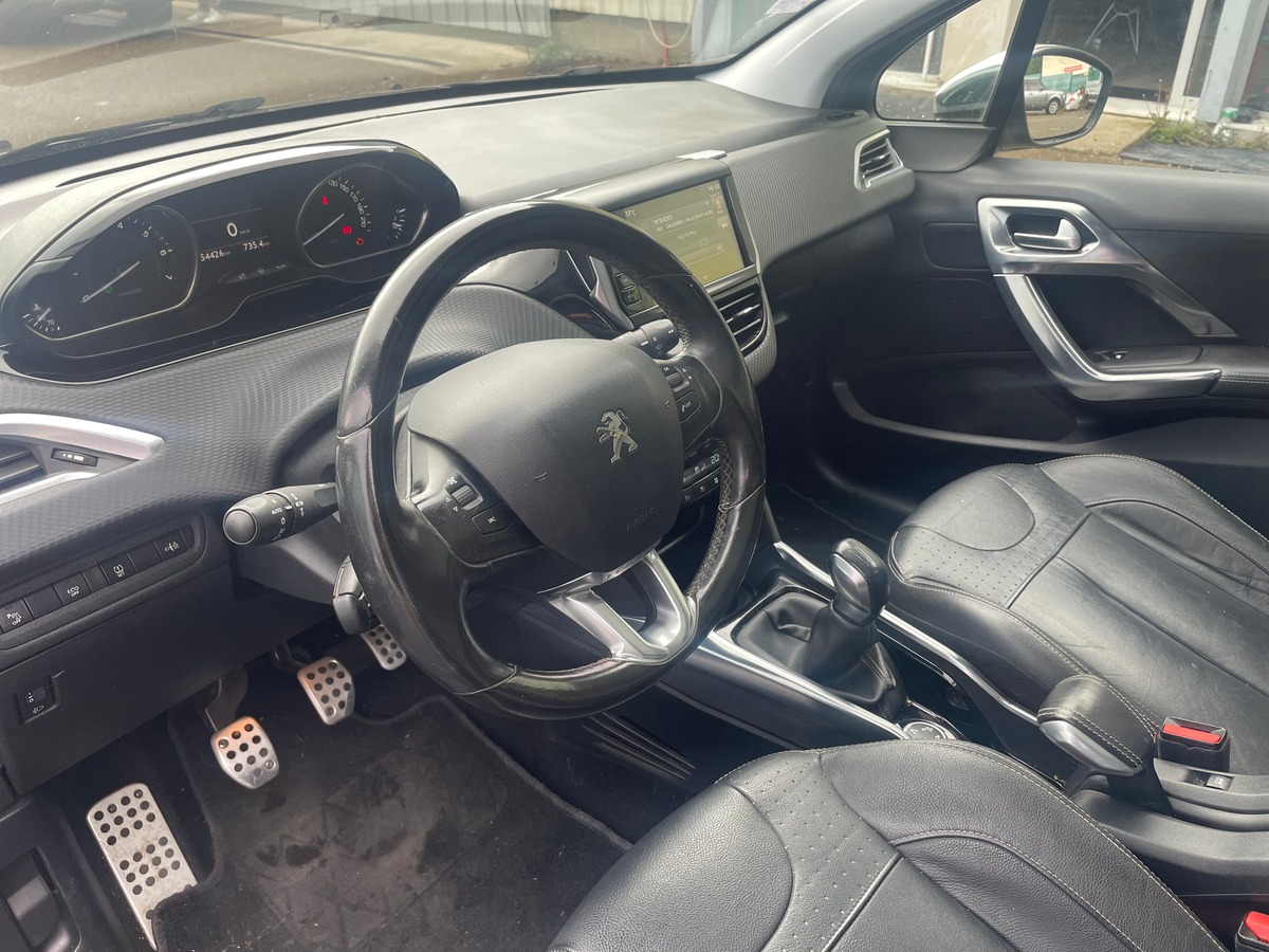 Peugeot 2008 110 cv TOIT PANORAMIQUE - SIEGE CHAUFFANT -  CLIMATISATION AUTO - RADAR DE RECUL
