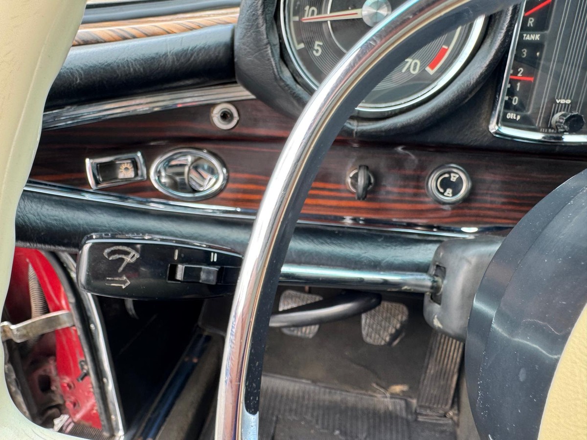 Mercedes-Benz 280 SE 3.5 V8 BOITE MANUELLE