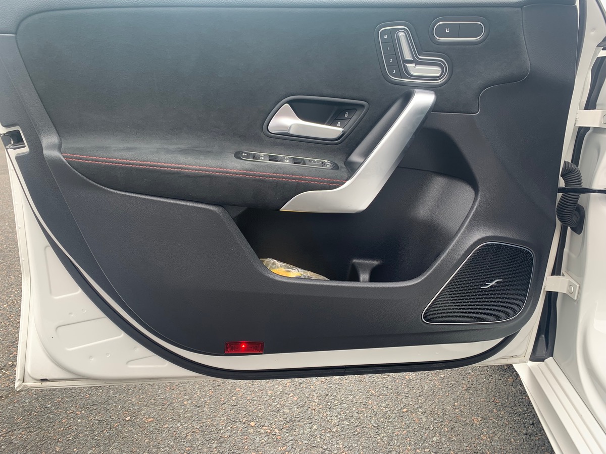 Mercedes-Benz Classe A 225 ch | AMG LINE | Toit ouvrant panoramique | Eclairage d'Ambiance | 4 MATIC