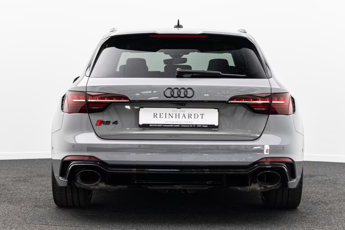 Audi RS4 V 2.9 V6 TFSI 450ch quattro tiptronic 8