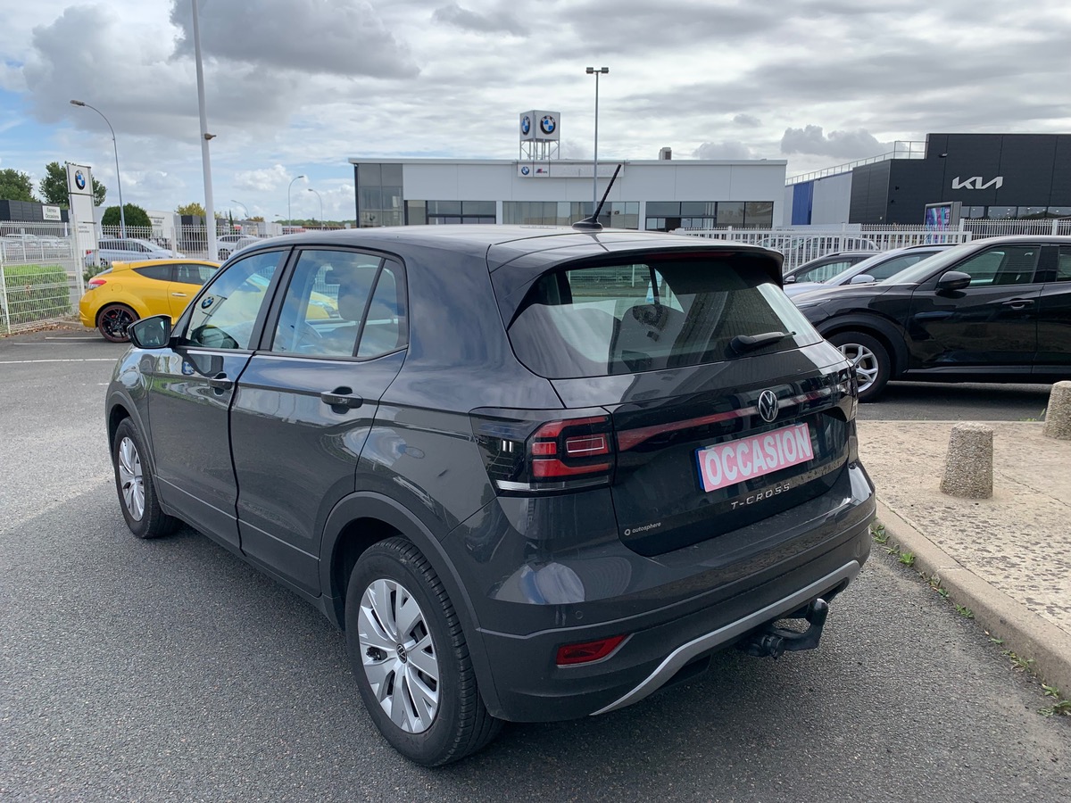 Volkswagen T-Cross 95 ch | Base | Attelage | Pack Stationnement arriére avant | Climatisation
