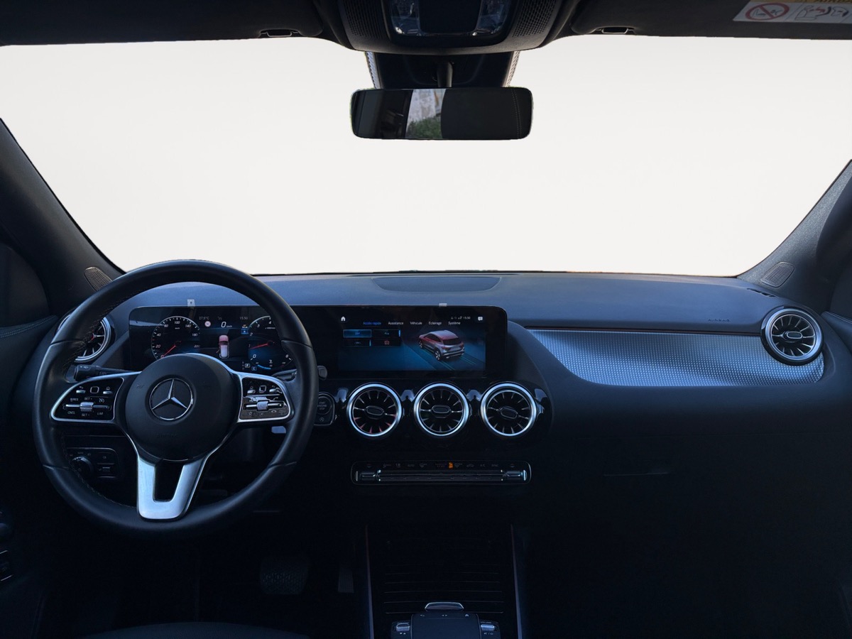 Mercedes-Benz GLA 200 PROGESSIVE LINE / SIEGE CHAUFFANT / HAYON MAINS LIBRE