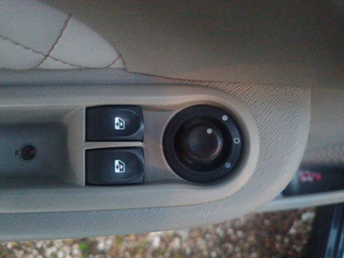 RENAULT Twingo 2 1.2 TCE 102 CV 16V  INITIALE