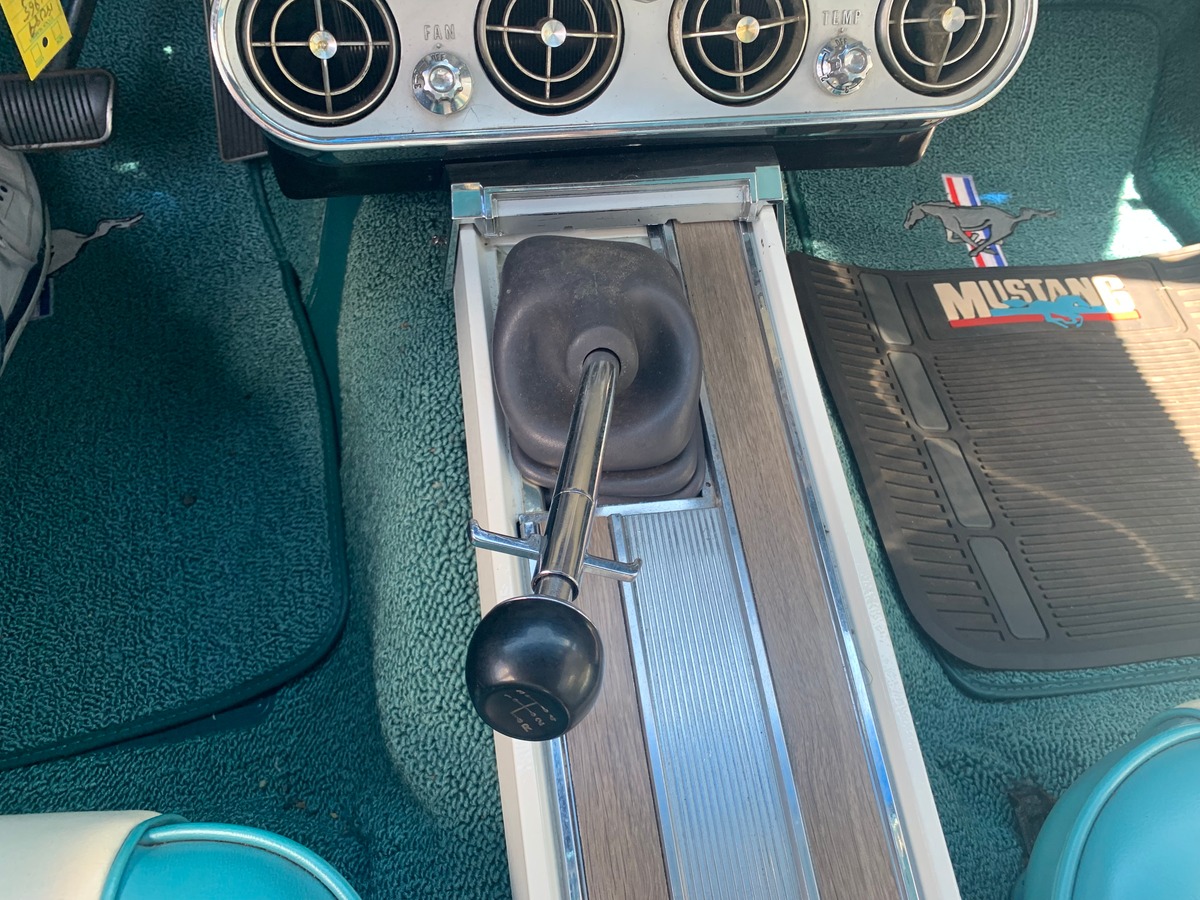 Ford Mustang V8 | Convertible | Cabriolet | Boîte de vitesse manuelle