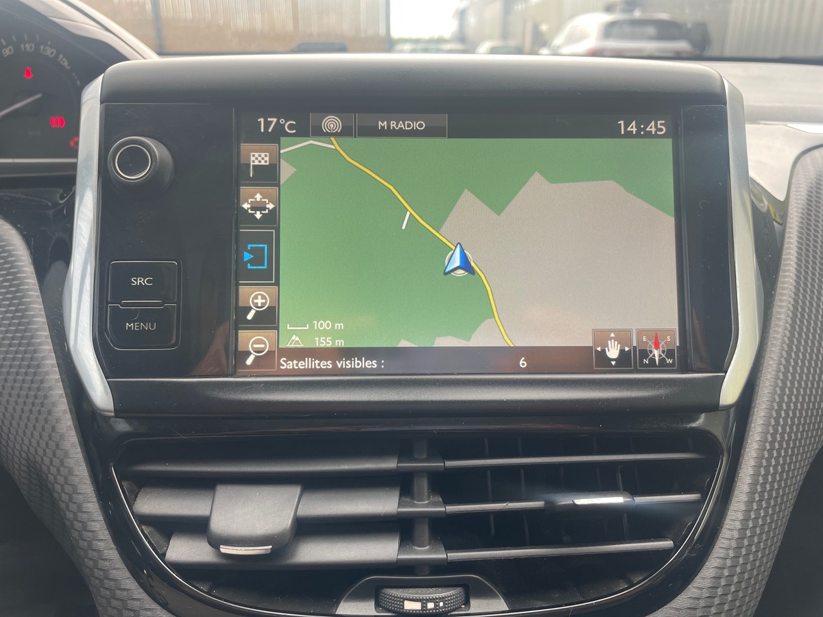 Peugeot 2008 110 cv TOIT PANORAMIQUE - SIEGE CHAUFFANT -  CLIMATISATION AUTO - RADAR DE RECUL