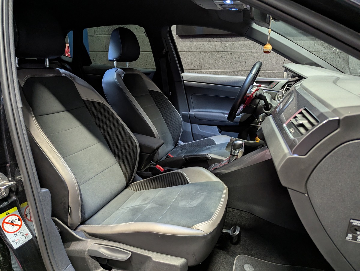 Volkswagen Polo 2.0 TSI 200ch DSG6 GTI VIRTUAL-BEATS-SIEGES CHAUFFANT