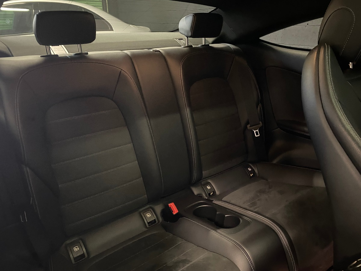 Mercedes Benz Classe C 220 cdi AMG Line / Toit Panoramique Ouvrant / Cock Pit / Led d Ambiance