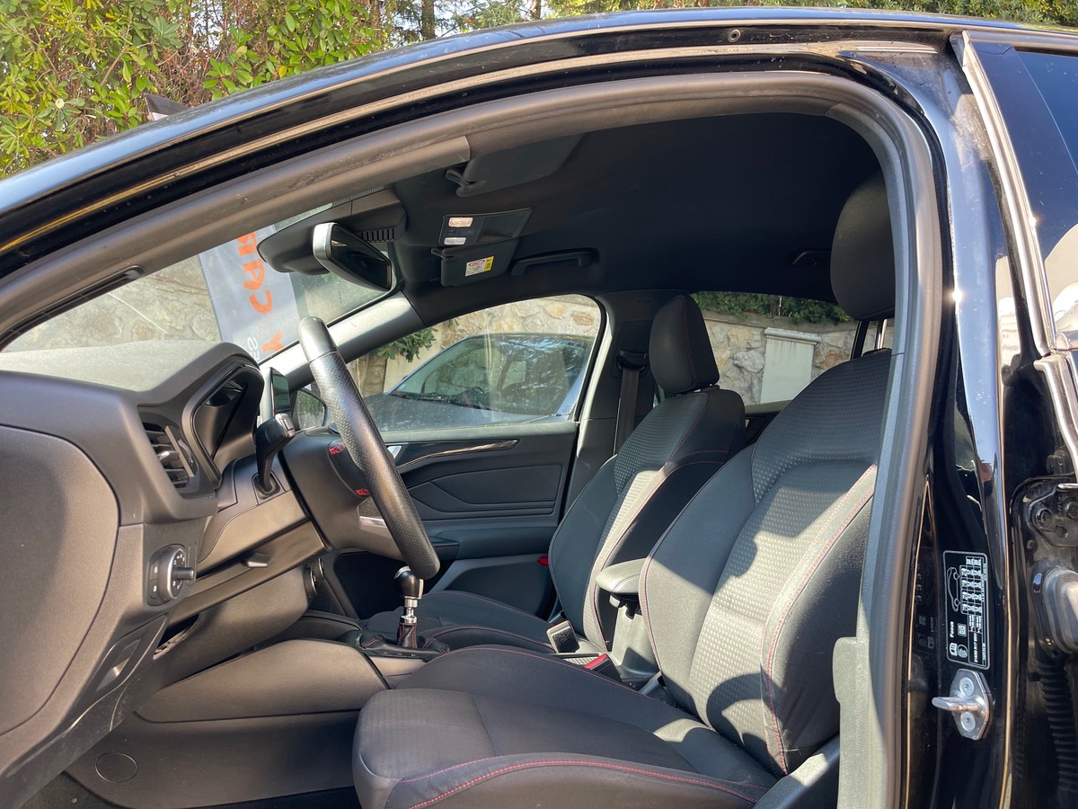 Ford Focus 1.0 SCTI 125 CV / ST LINE / Phase 2 / CarPlay / Caméra / Jantes /