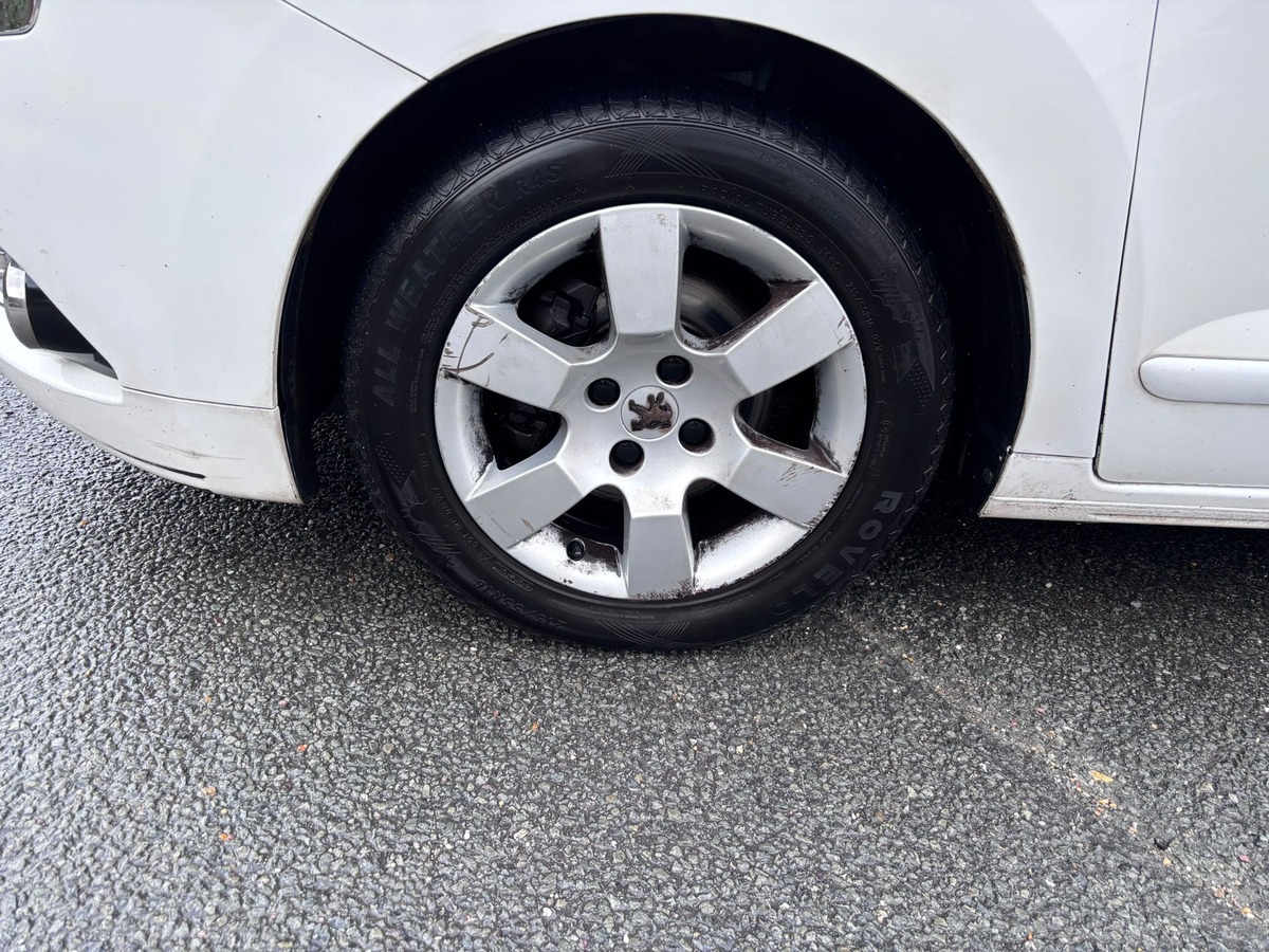 Peugeot 5008 1.6 e-HDi Business Pack - Révisé - Garantie