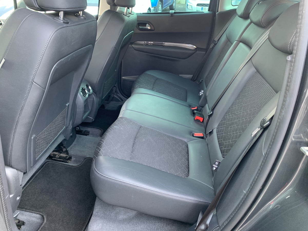 Peugeot 3008 1.6 e-HDI 120 CH alure 1er main 4foit