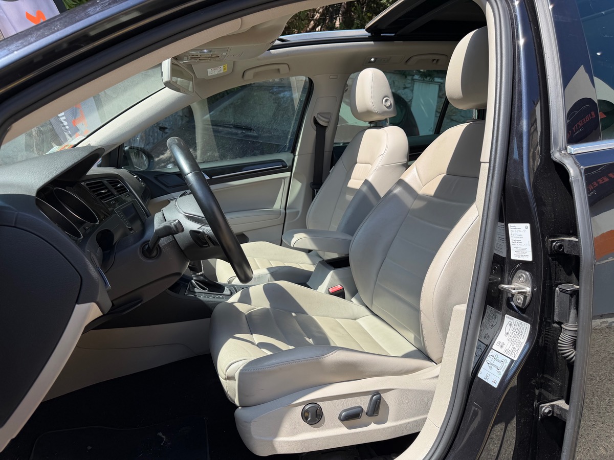 Volkswagen Golf VII SW 1.6 TDI 110 CV / Carat + / Toit Ouvrant / intérieur Cuir / Caméra