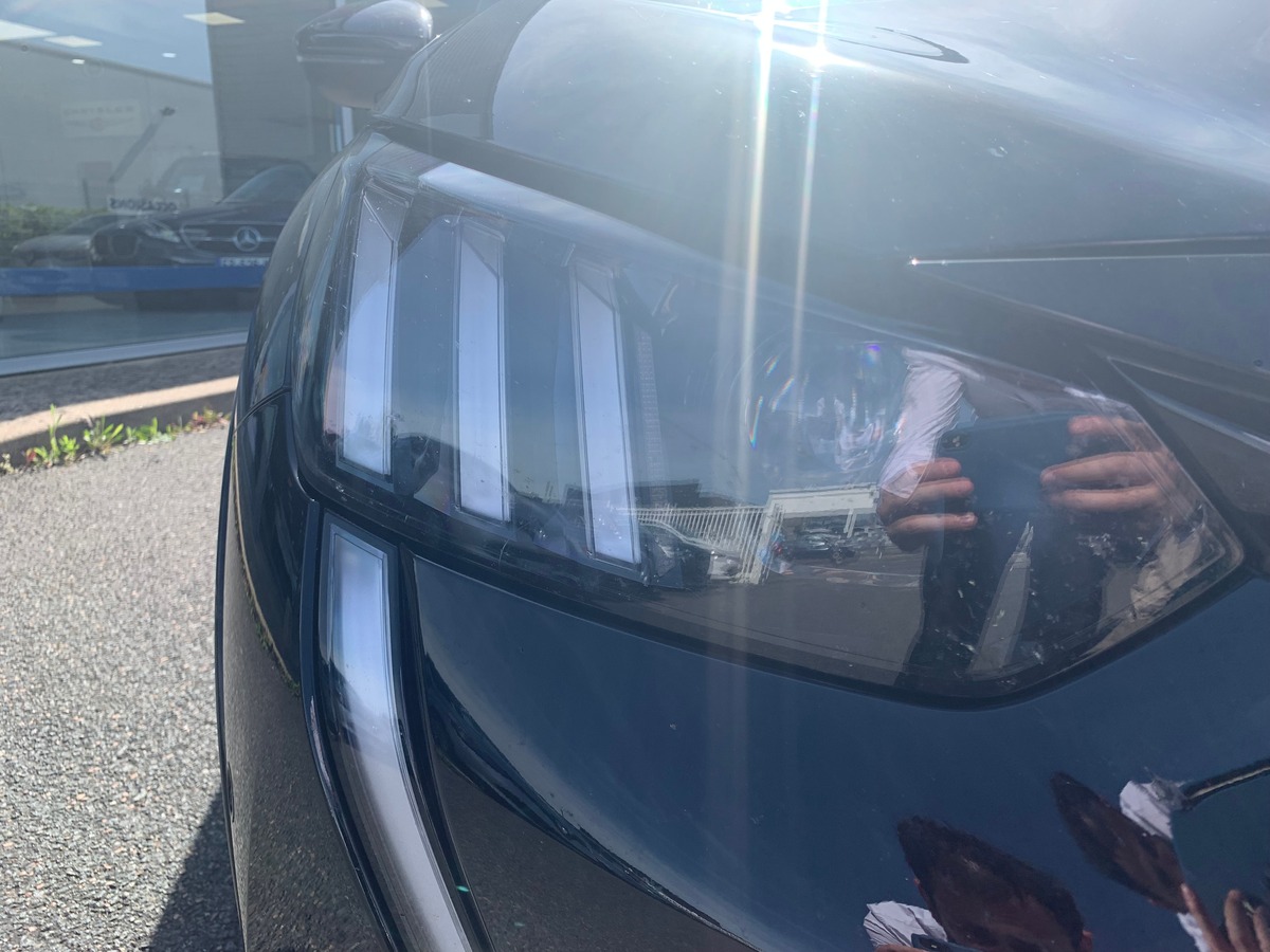 Peugeot 208 100 chevaux | GT | Apple car Play Android Auto | Caméra de recul | Régulateur vitesse