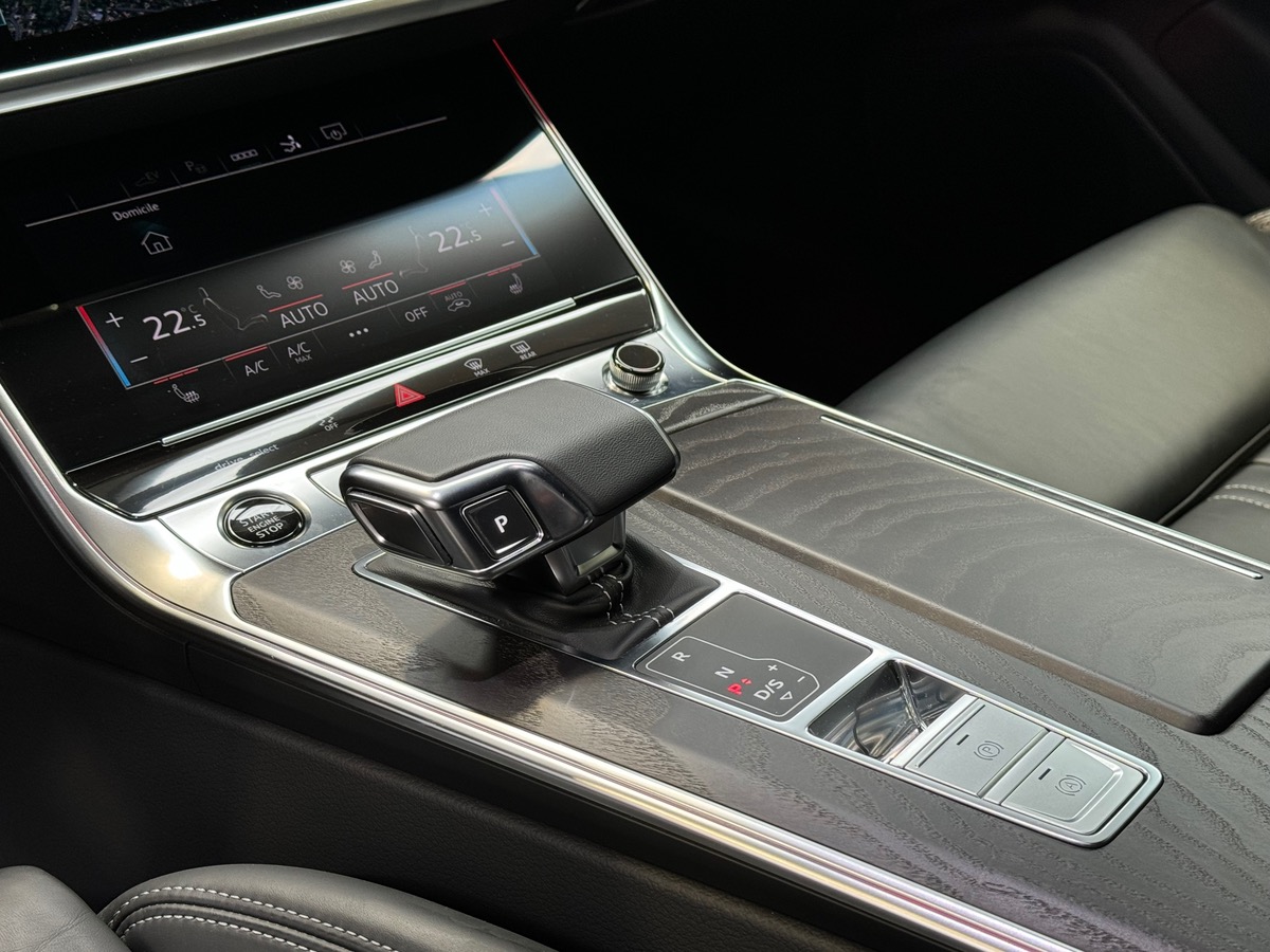 Audi A7 SPORTBACK 55 TFSIe 367CV COMPÉTITION QUATTRO  S-LINE Y