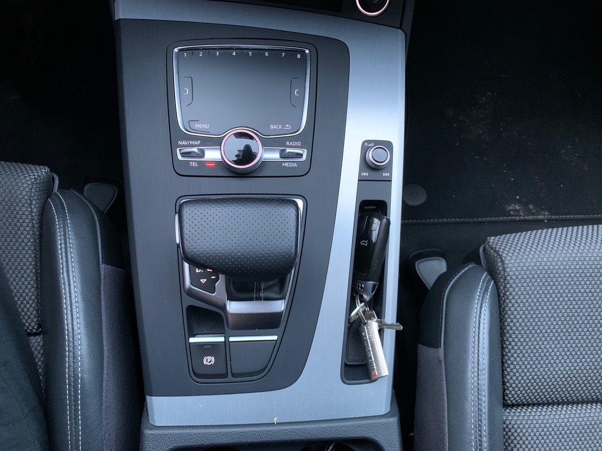 Audi Q5 190 ch | S-line | Virtual Cockpit | Caméra de recul | Coffre électrique | Attelage